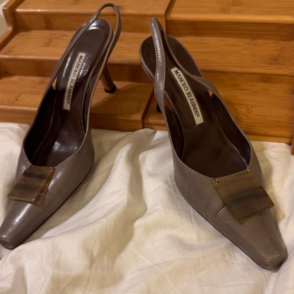 Manolo Blahnik Taupe Slingback Pumps - Picture 3 of 6